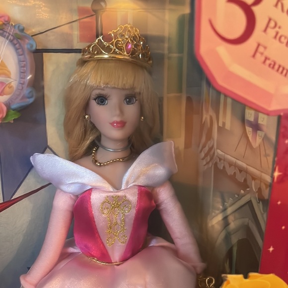 Disney- Brass Key Porcelain Doll Keepsake Tinkerbell Snow White Sleeping Beauty - Picture 5 of 12